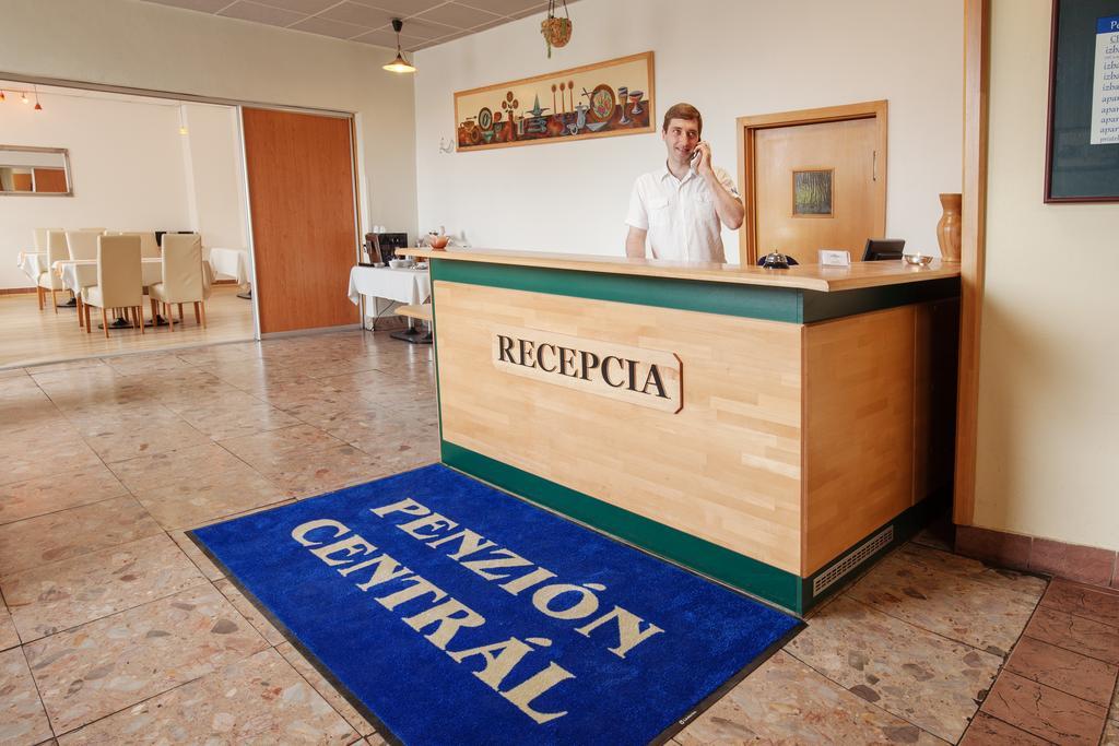 Penzion Central ズヴォレン エクステリア 写真